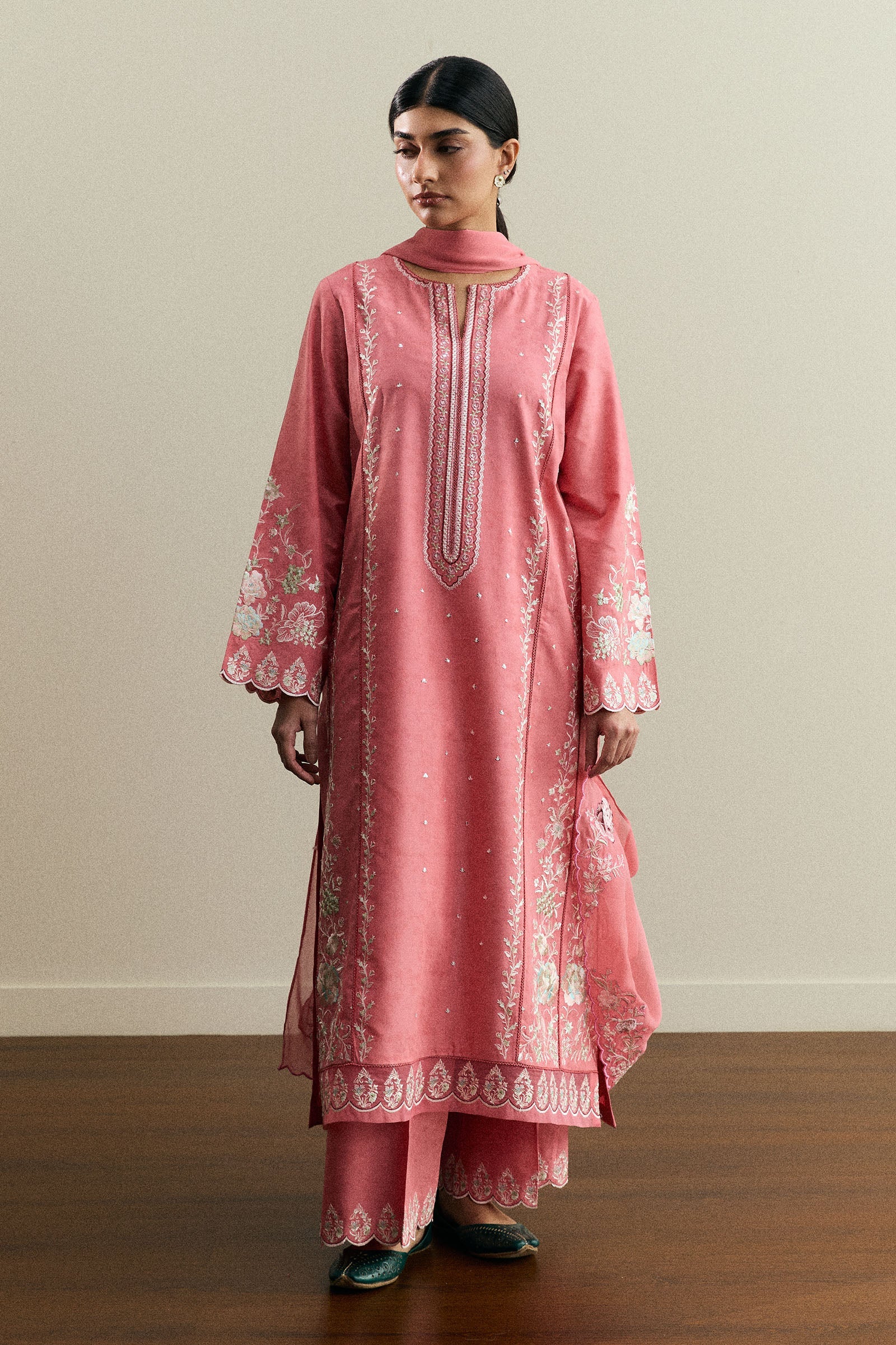 Zara Ramdhani Roshni – Zara Shahjahan Intl.