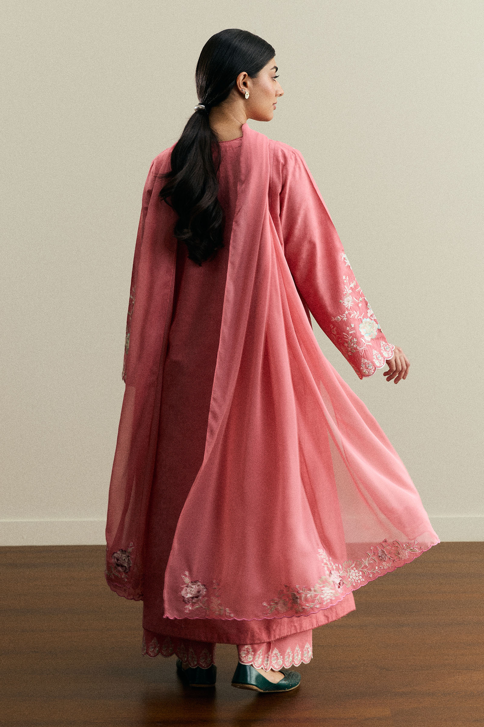 Zara Ramdhani Roshni – Zara Shahjahan Intl.